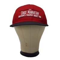 【ビンテージ】【THE CHASE MANHATTAN】EAST COURSE【赤ｘ焦げ茶】【刺繍】【BBキャップ】【ベースボールキャップ】 