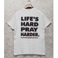 画像4: 【90's】USA製【ビンテージ】【LIFE’S HARD PRAY HARDER】【白】【Ｔシャツ】【サイズＬ】<br> (4)