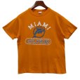 画像1: 【80's】【USA製】【ビンテージ】【チャンピオン】【Champion】【オレンジ】【MIAMI DOLPHINS】【Tシャツ】【サイズL】<br> (1)