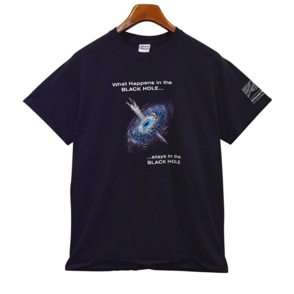 画像1: ビンテージ【GILDAN】【ギルダン】What Happens in BLACK HOLE【黒】【Tシャツ】【サイズＭ】 