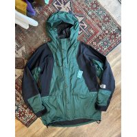 【ビンテージ】【The north face】【ザ ノースフェイス】ゴアテックス 黒ｘ緑【マウンテンライトジャケット】【サイズＸＬ】 