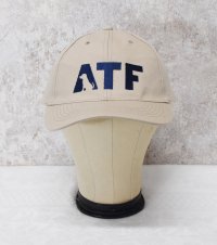 【デッドストック】【ATF】【ベージュ×紺刺繍ロゴ】【コットンBBキャップ】  