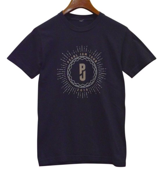 画像1: 【ビンテージ】 パール・ジャム 【PEARL JAM TOUR 2016】【黒】【Ｔシャツ】バンT【サイズS程度】  (1)