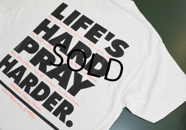 画像1: 【90's】USA製【ビンテージ】【LIFE’S HARD PRAY HARDER】【白】【Ｔシャツ】【サイズＬ】  (1)